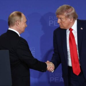 trump alaskadan donus ucaginda zelenski ve nato liderlerini aradi putin ateskes degil kapsamli baris istiyor S6n9Q4OK