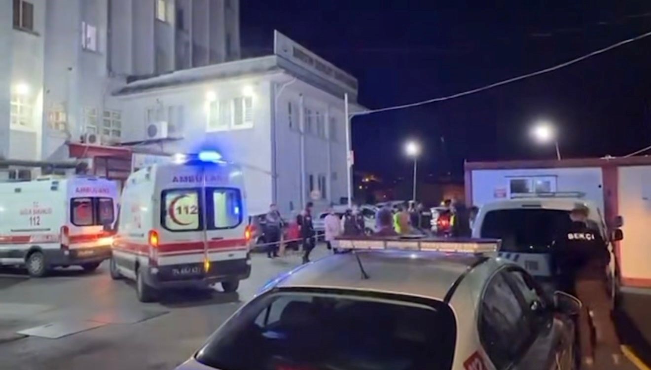 amasrada kafe karisti iki grup birbirine girdi yedi kisi yaralandi CmJOKL9B