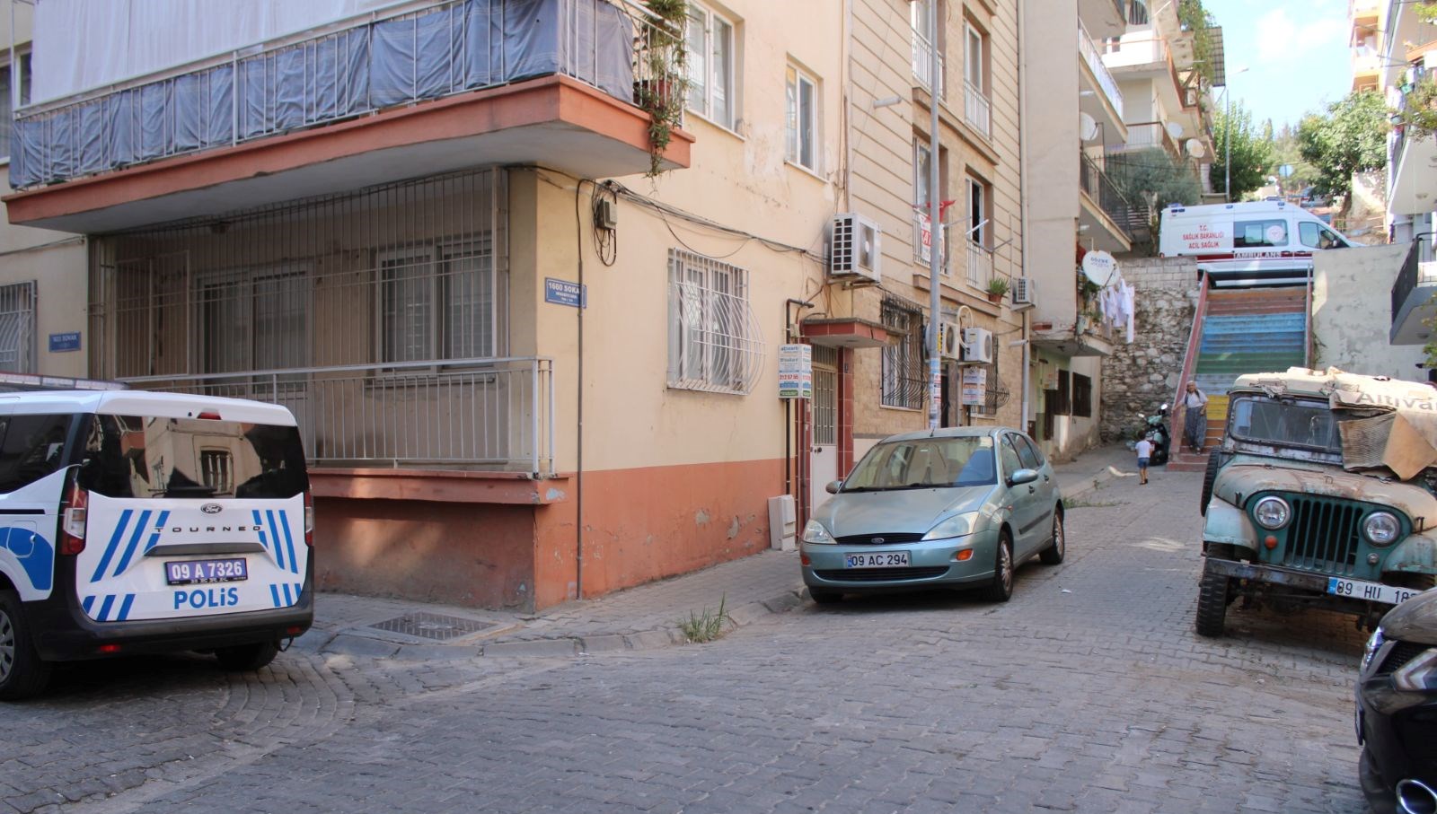 kapinin onune koyulan cop ekipleri harekete gecirdi kSyjKaO9