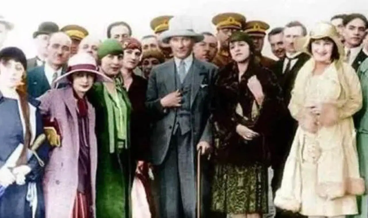 29 ekim kadinlari dernegi iktidar her yeni girisimi ile kadin haklarini tirpanliyor VOU8QbuV.jpg