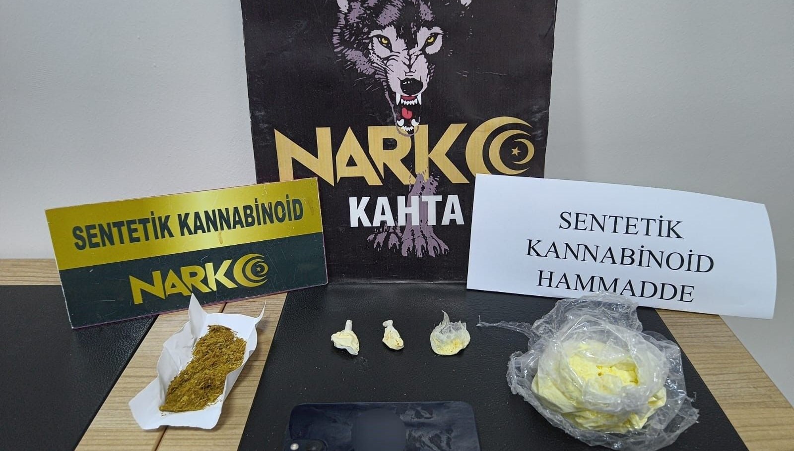 adiyamanda uyusturucu operasyonlarinda 12 sahis tutuklandi bxMxu3BQ