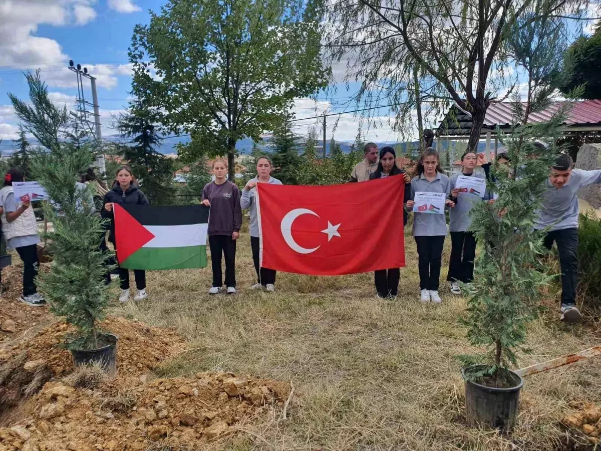 akharim ortaokulundan gazze icin baris bahcesi VzLncGNV