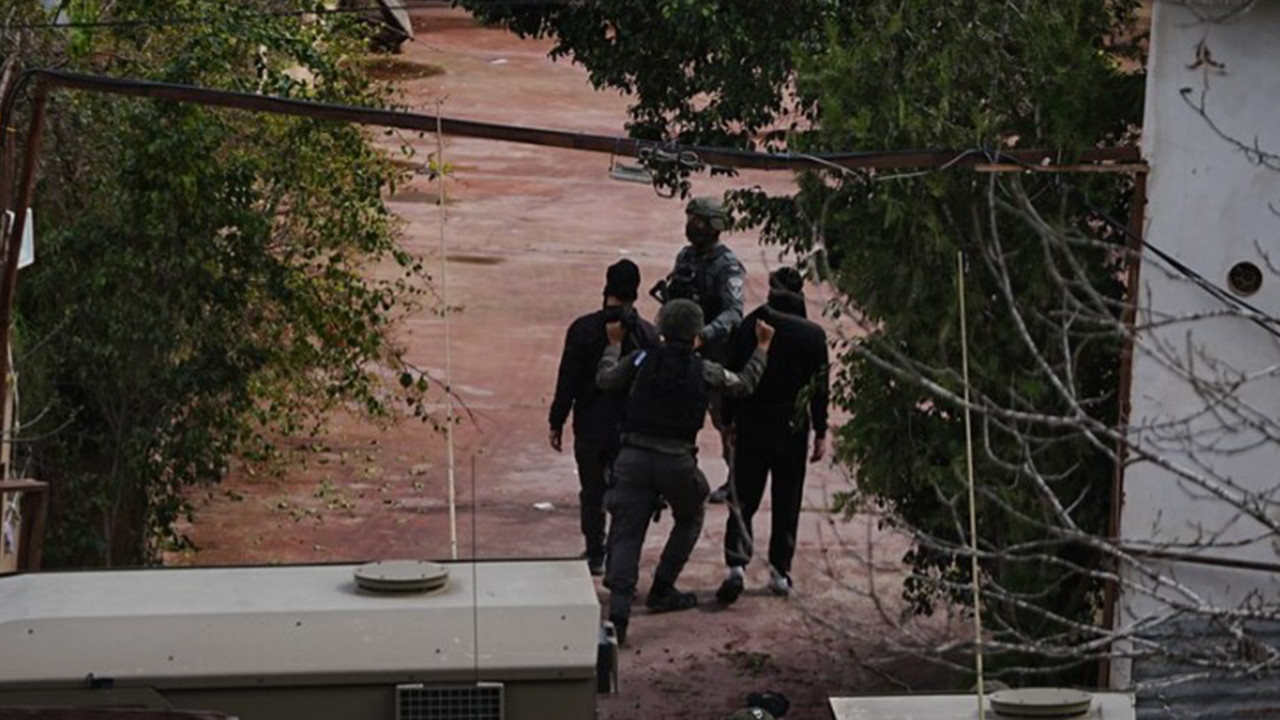 Doğu Kudüs’te Gece Baskını: 10 Filistinli Gözaltına Alındı