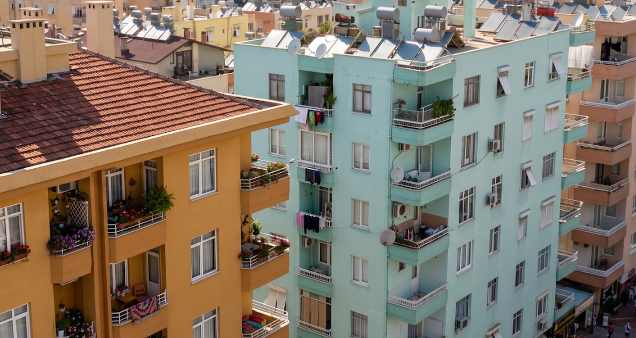 Apartmanda tadilat kurallari degisiyor artik komsudan izin almadan civi bile cakilamayacak TVhbv21d