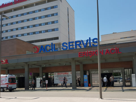 Osmaniyede iki arac carpisti 1 kisi yaralandi 5AugLQ3x